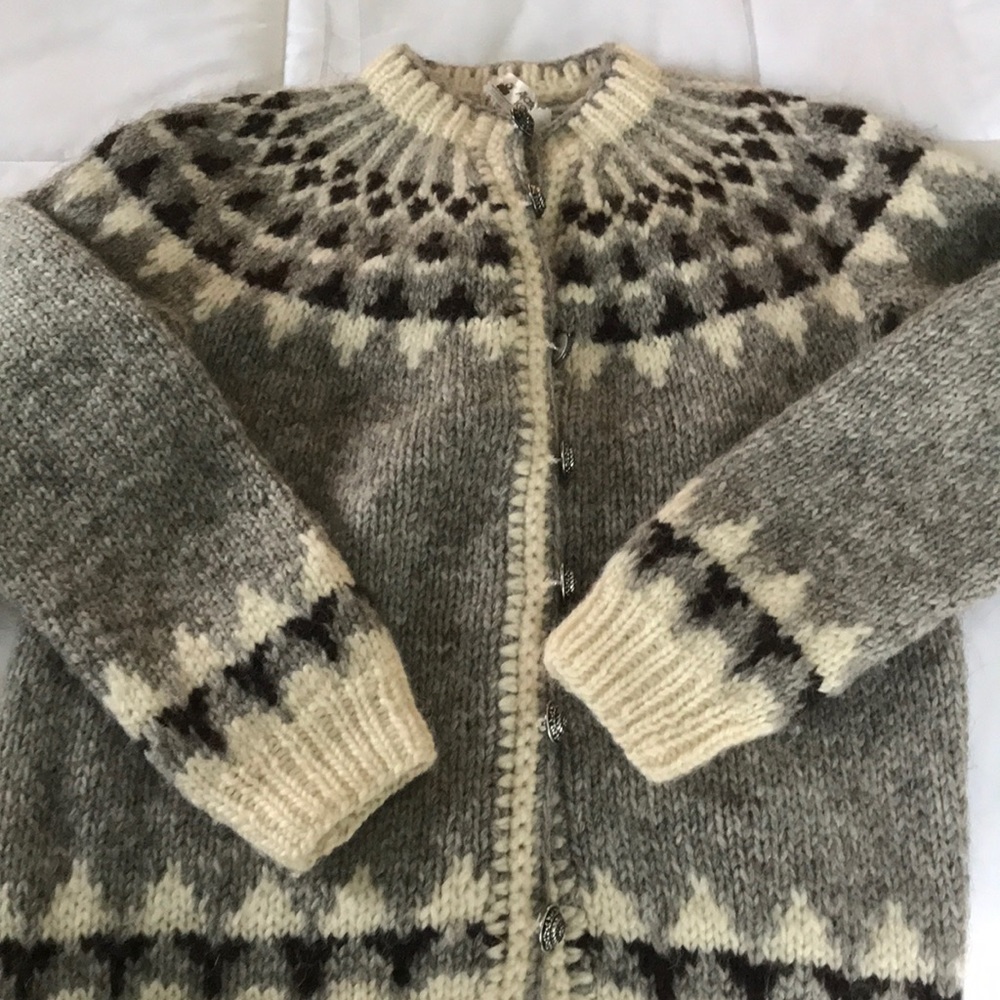 Alafoss Icewool Sweater.  Size Large. Excellent condition.
